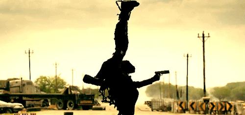 厌倦了无脑战斗？试试《待在房子里》如何用策略把僵尸挡在门外！