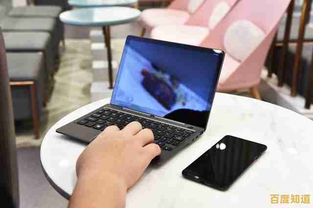 迷你笔记本：轻巧随行，性能卓越，满足高效移动办公需求